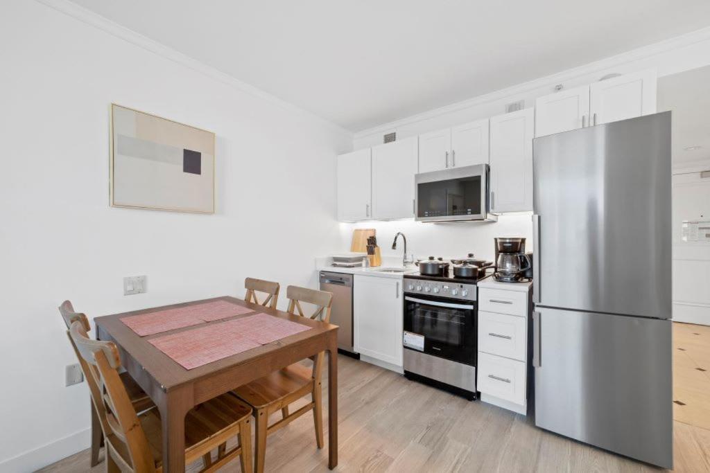 Cozysuites At Showboat Spacious 2br 3ba Ocean Front Apartment *