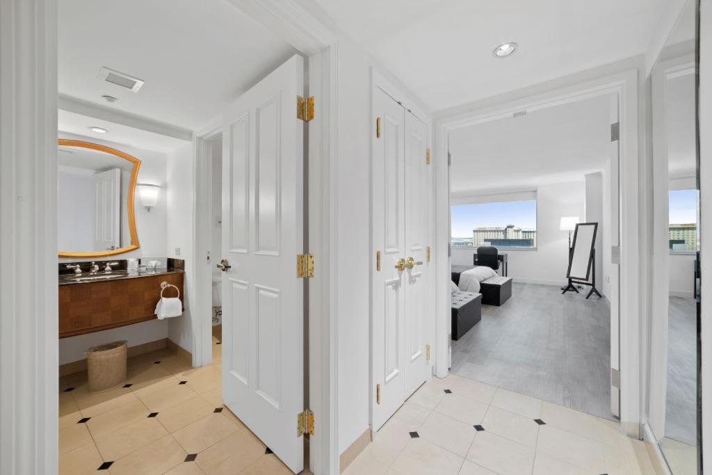 Cozysuites At Showboat Spacious 2br 3ba Ocean Front Apartment